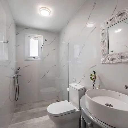 Villa Latchi Infinity Blue *