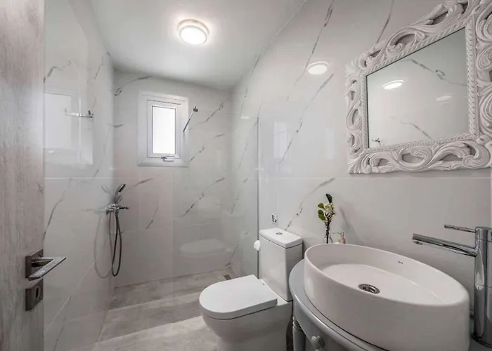 Villa Latchi Infinity Blue *