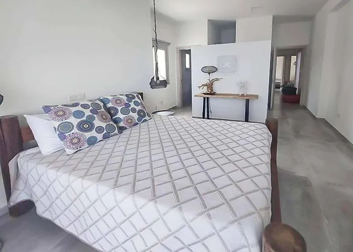 Latchi Infinity Blue