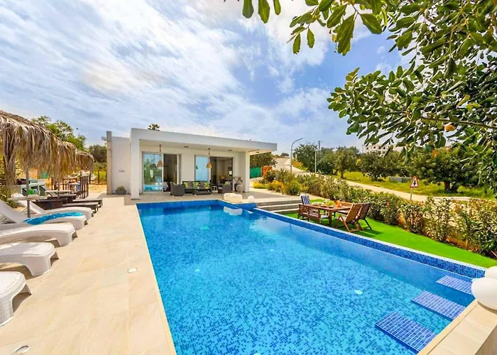 Latchi Infinity Blue *