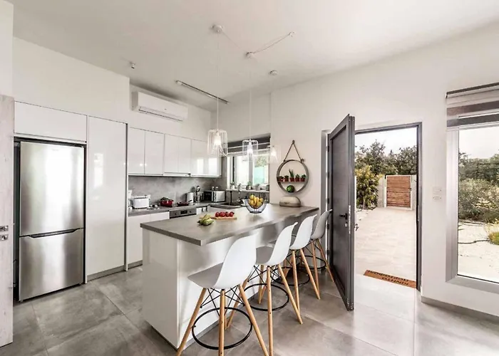 Villa Latchi Infinity Blue *