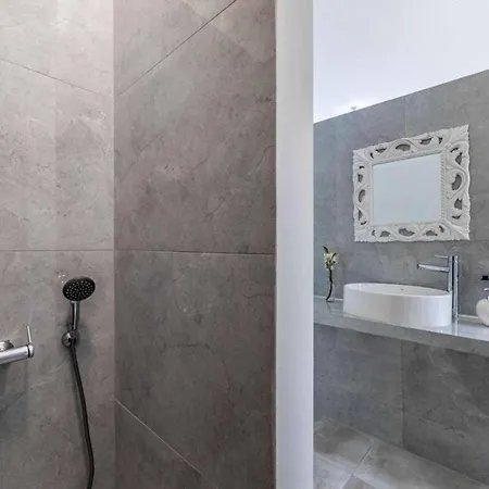 Villa Latchi Infinity Blue *