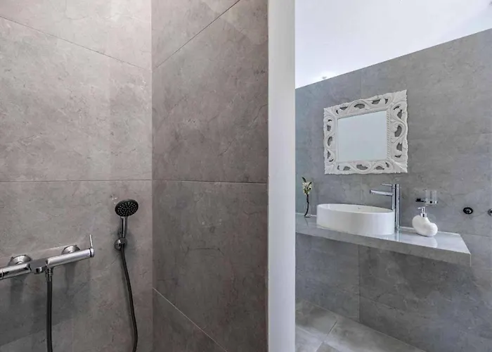 Vila Latchi Infinity Blue *